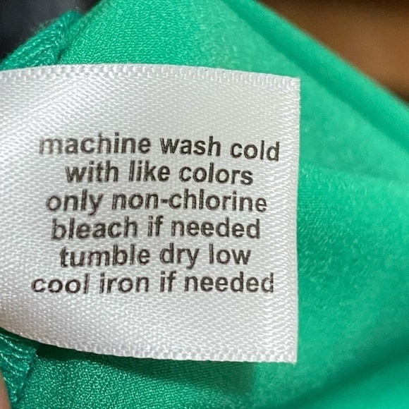 Lane Bryant-NWT 18/20 beautiful green blouse/tunic. V neck/roll sleeve. New! - Picture 8 of 10